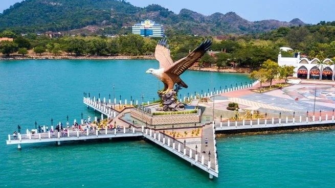 Island Hopping & Sunset Sailing in the Andaman Sea